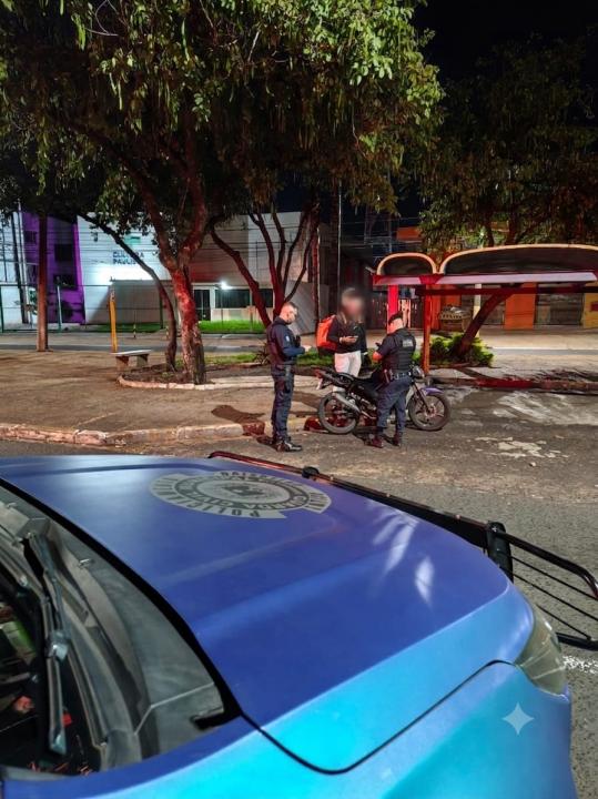 Foto 3 de 5 — Motociclista foge de blitz e é detido na Vila Xavier
